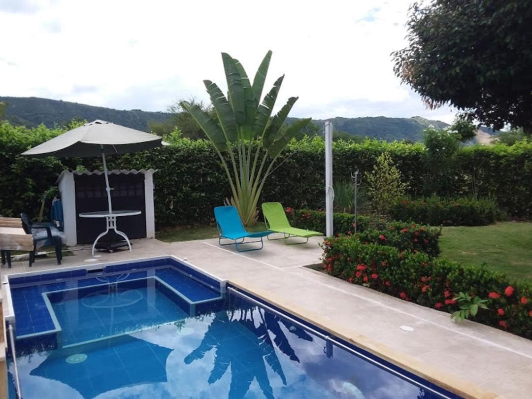 C&H Casa Campestre El Oasis Ricaurte Girardot住宿加早餐旅馆 外观 照片