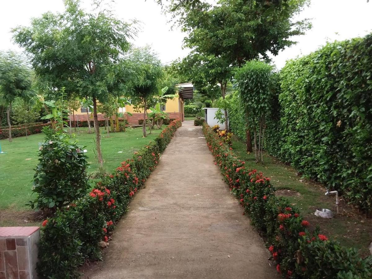 C&H Casa Campestre El Oasis Ricaurte Girardot住宿加早餐旅馆 外观 照片