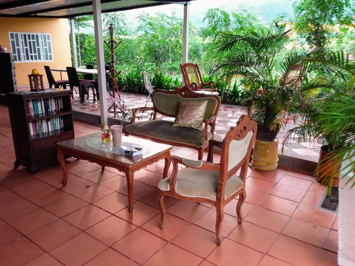 C&H Casa Campestre El Oasis Ricaurte Girardot住宿加早餐旅馆 外观 照片