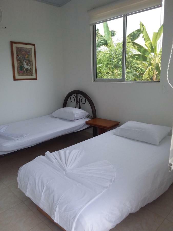 C&H Casa Campestre El Oasis Ricaurte Girardot住宿加早餐旅馆 外观 照片