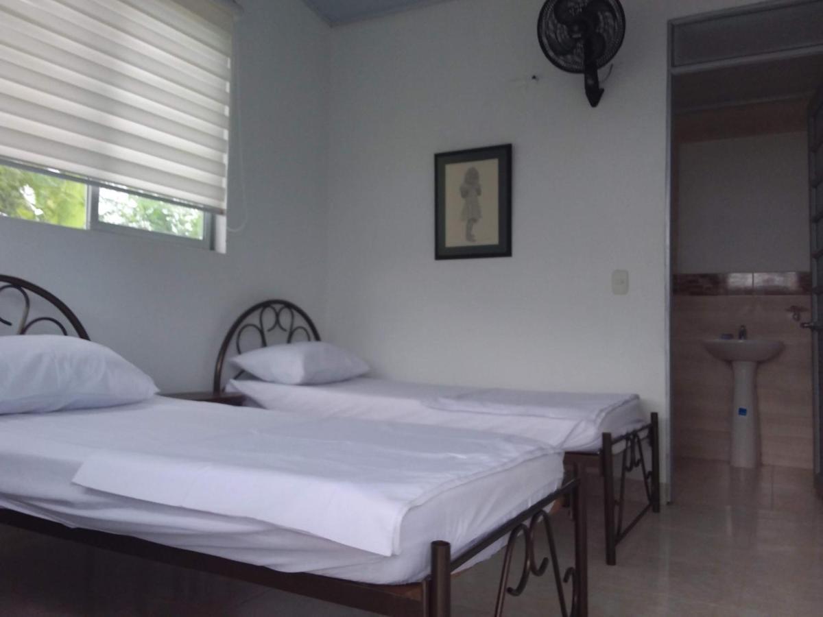 C&H Casa Campestre El Oasis Ricaurte Girardot住宿加早餐旅馆 外观 照片